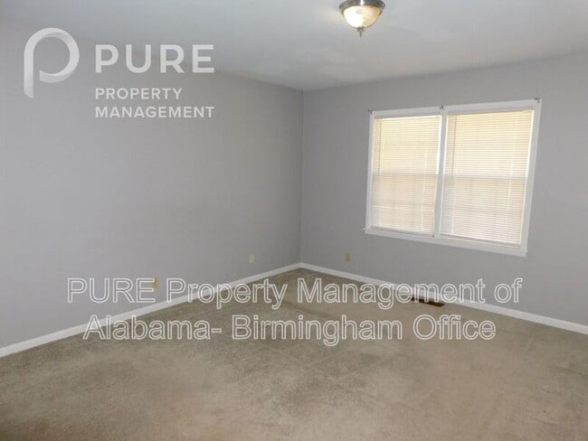 Building Photo - 117 22nd Ave NW