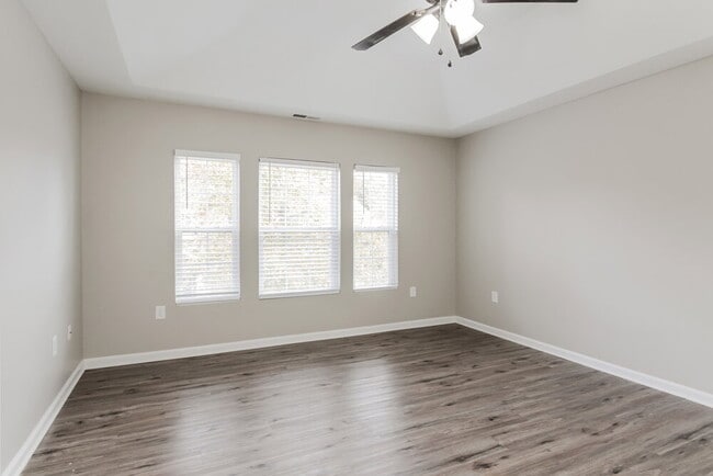 Building Photo - 10243 Hugue Way