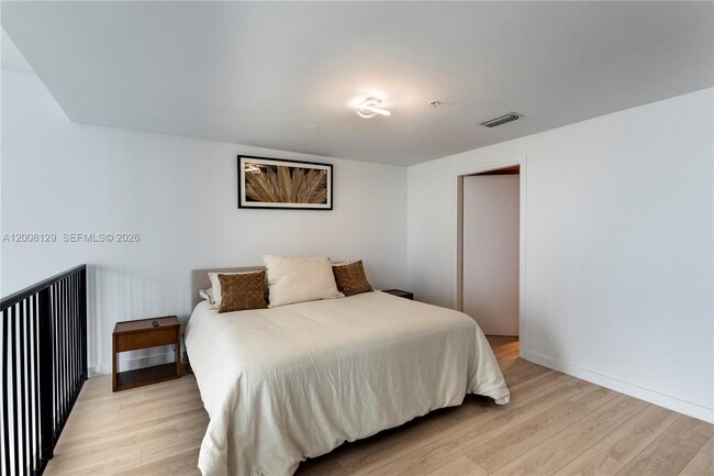 Building Photo - 300 S Biscayne Blvd