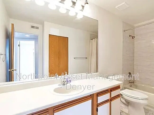 Building Photo - 1 BR/1BA | Newly Renovated Unit | Cozy Fireplace| Access to Community Pool!