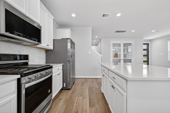 Building Photo - 3103 Little Gem Ln