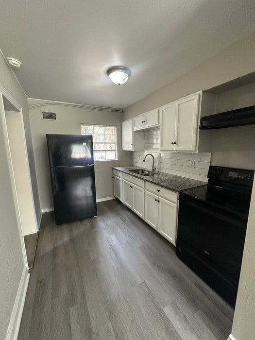 Building Photo - NEWLY RENOVATED 3 bed/2 bath!