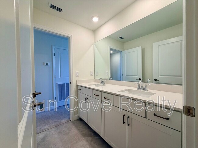 Building Photo - 5242 Coral Reef Wy