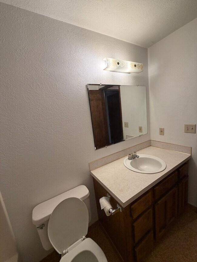 Building Photo - Hascall-PM-026-0278