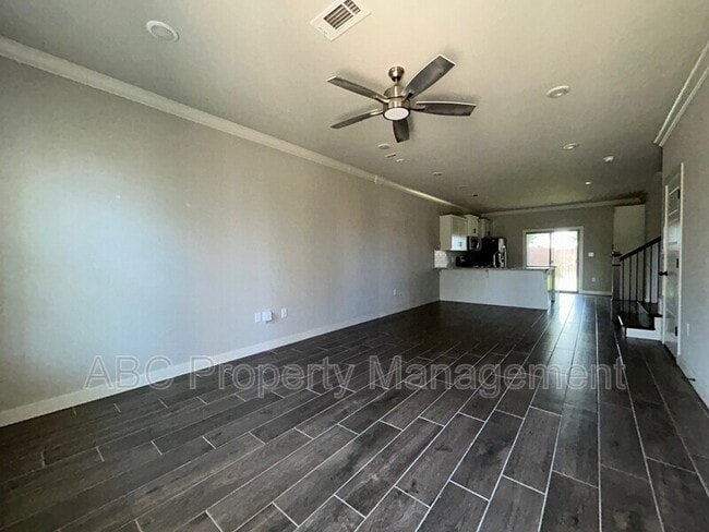 Building Photo - 3205 SW Hillstone Ave