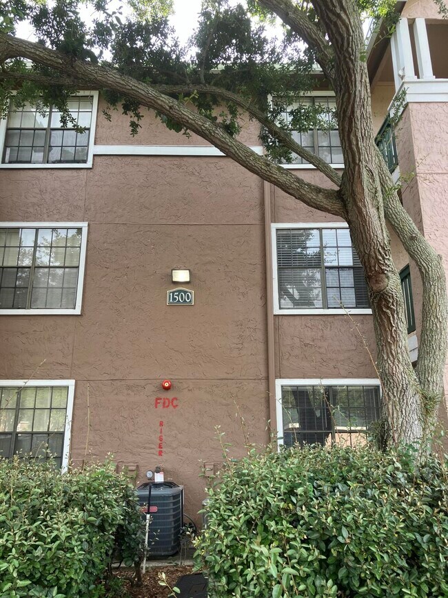 Building Photo - 7667 N Wickham Rd