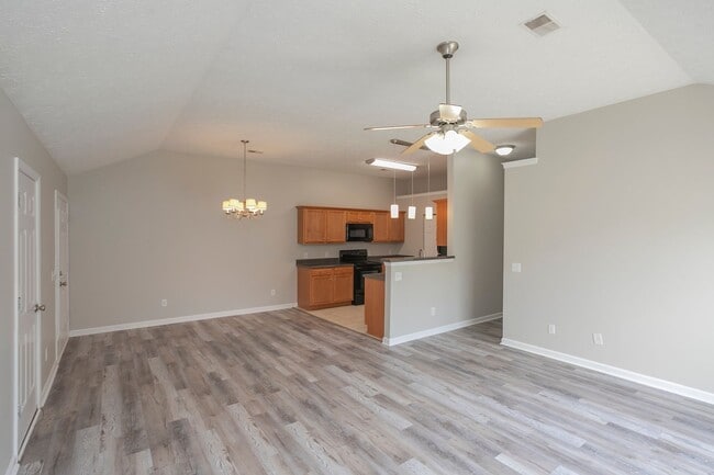 Building Photo - 564 Rose Cottage Cir