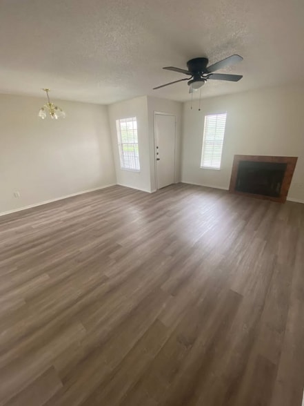 Building Photo - 119 Circle Ct