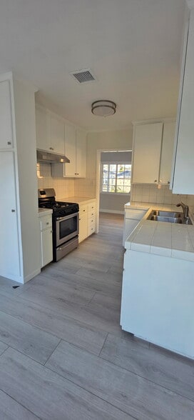 Building Photo - 17606 Bessemer St