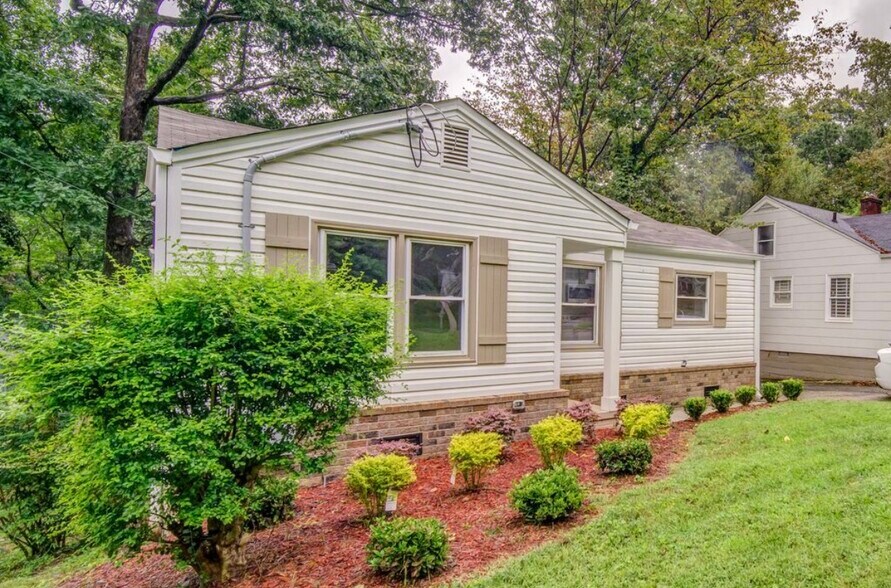 Building Photo - 1384 Westmont Rd SW