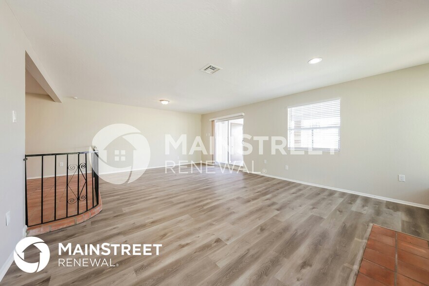 Building Photo - 4714 N 49th Dr