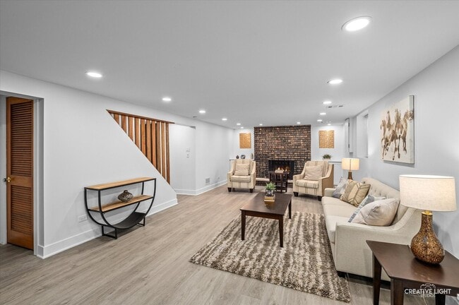 Building Photo - 3834 Hampton Ave