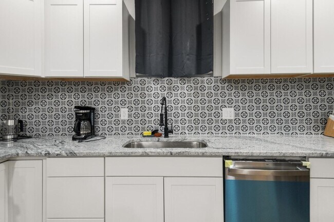 Building Photo - 150 N 22nd St