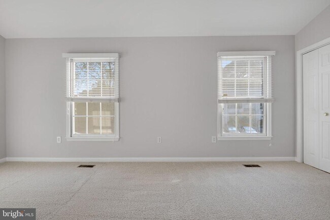 Building Photo - 7267 Olde Lantern Way