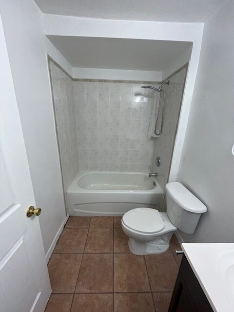 Building Photo - 1417 SE 1st Pl