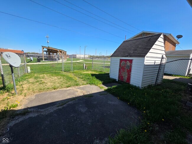 Building Photo - 3823 Biscayne Rd