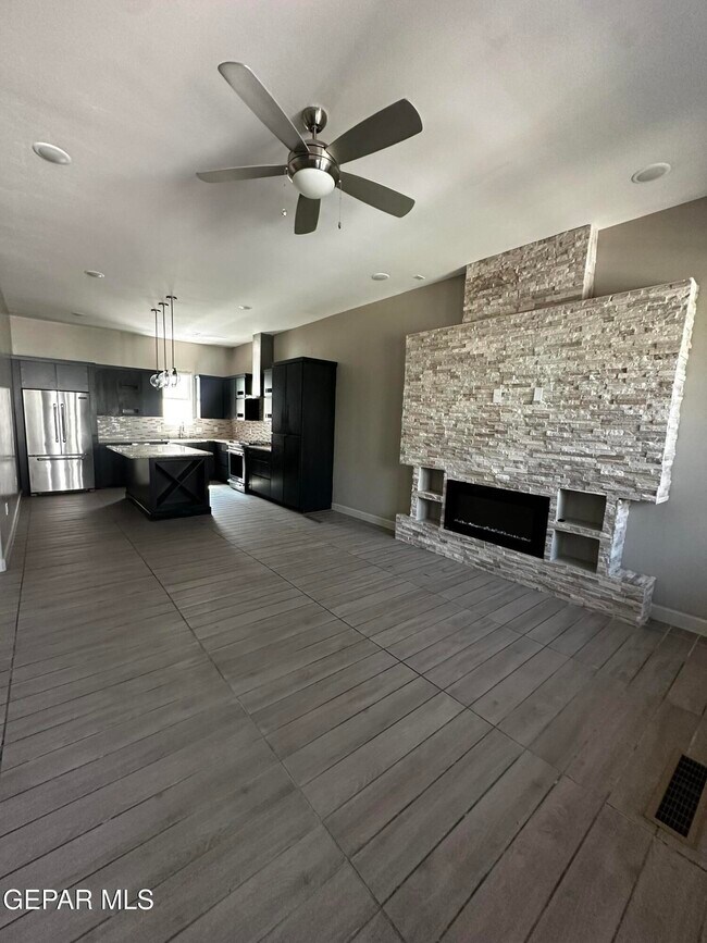 Building Photo - 453 Vin Benicarlo Pl.