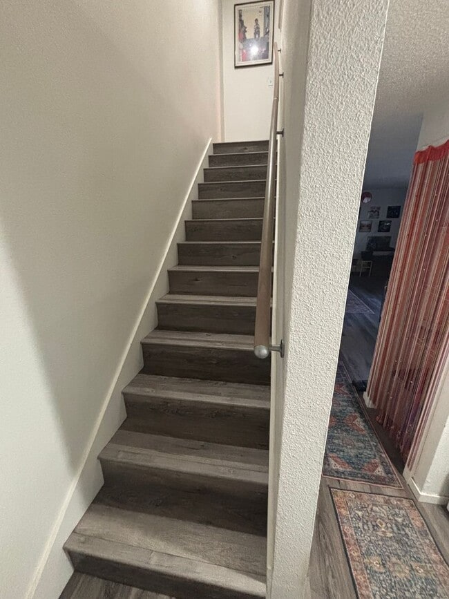 Building Photo - Updated Northgate 2bd 1.5 bath two story unit!