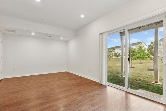 Building Photo - Available Immediately – 3 Bedroom / 2.5 Bath Townhome in Downingtown School District