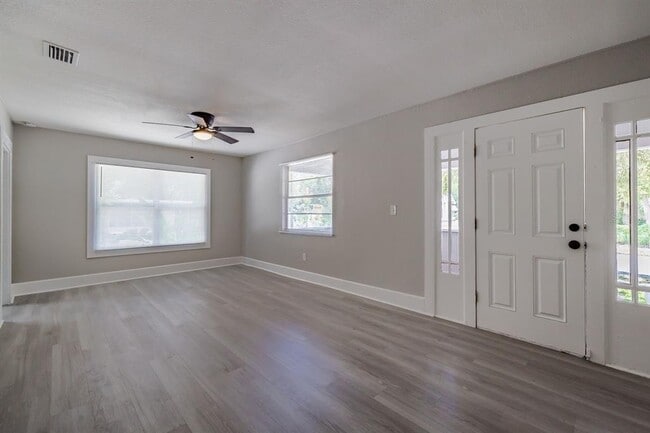 Building Photo - 1401 12th St S