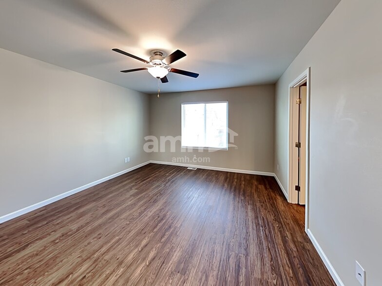 Building Photo - 1055 Riggs Dr E