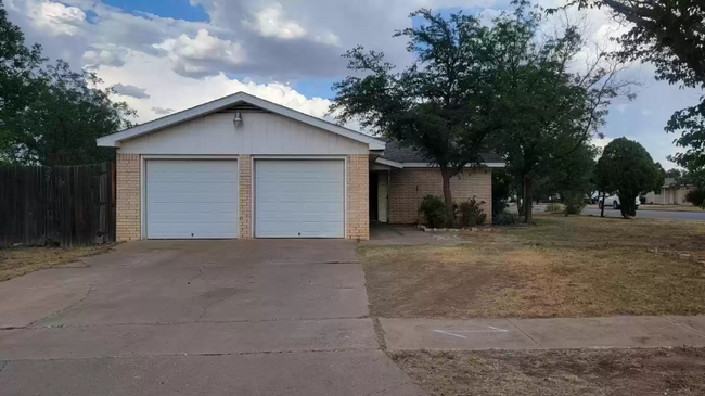 Primary Photo - Breathtaking Spacious Four Bedroom Home Lo...