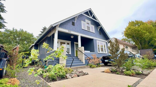 Building Photo - 332 W 5th Ave