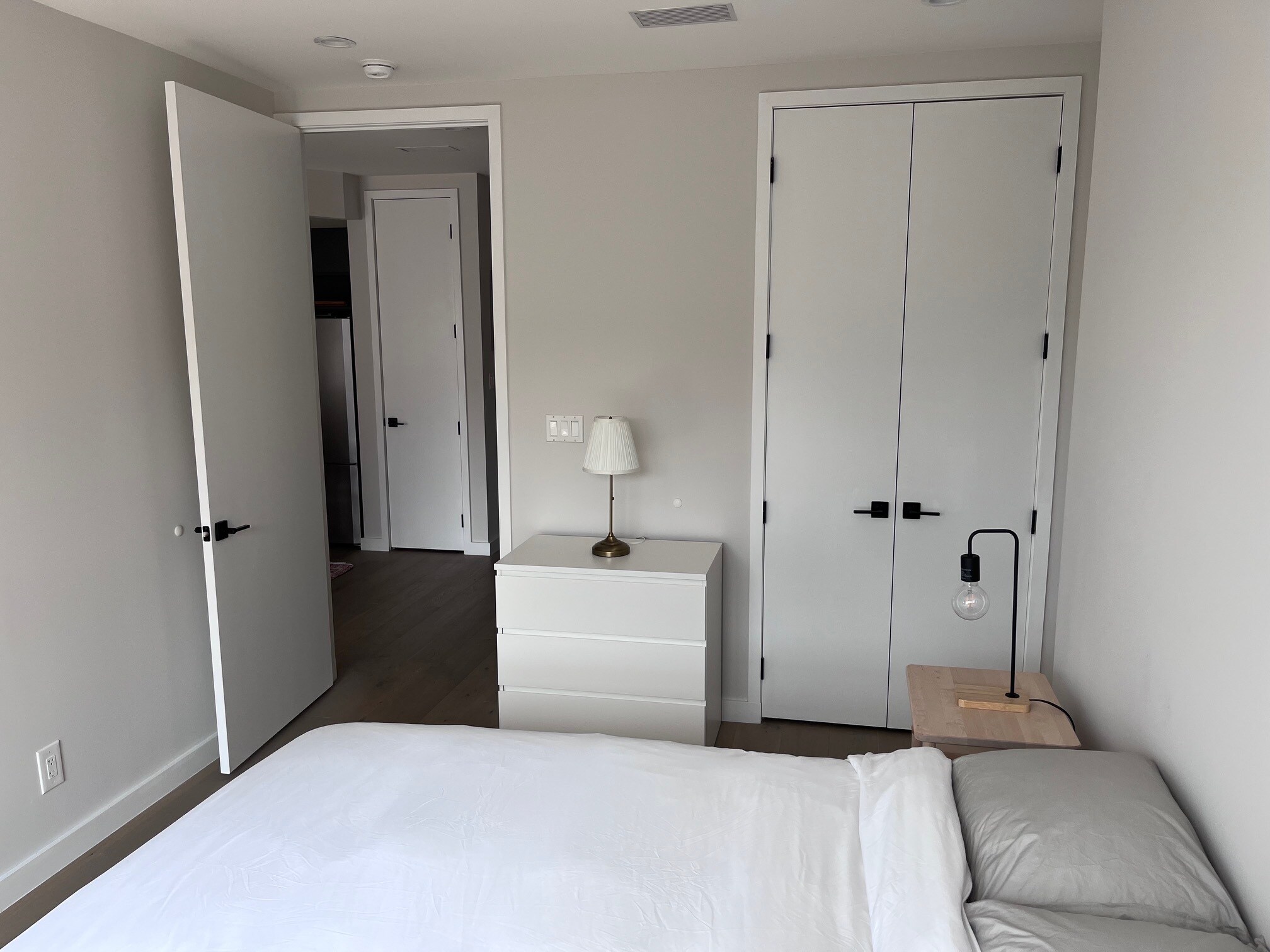 Building Photo - 1390 Putnam Ave