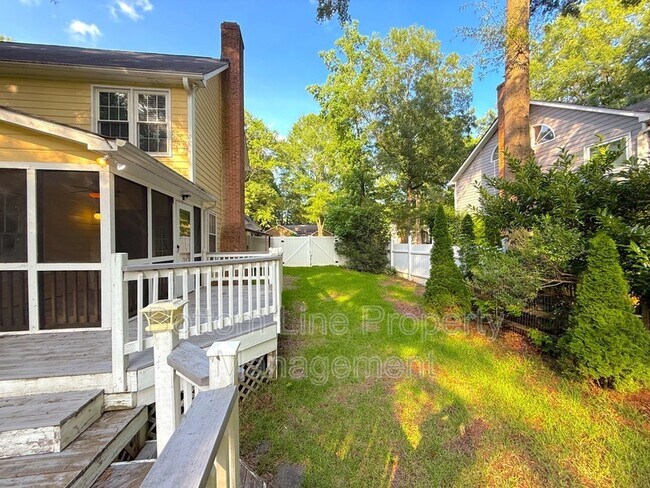 Building Photo - 2321 Heathershire Ln