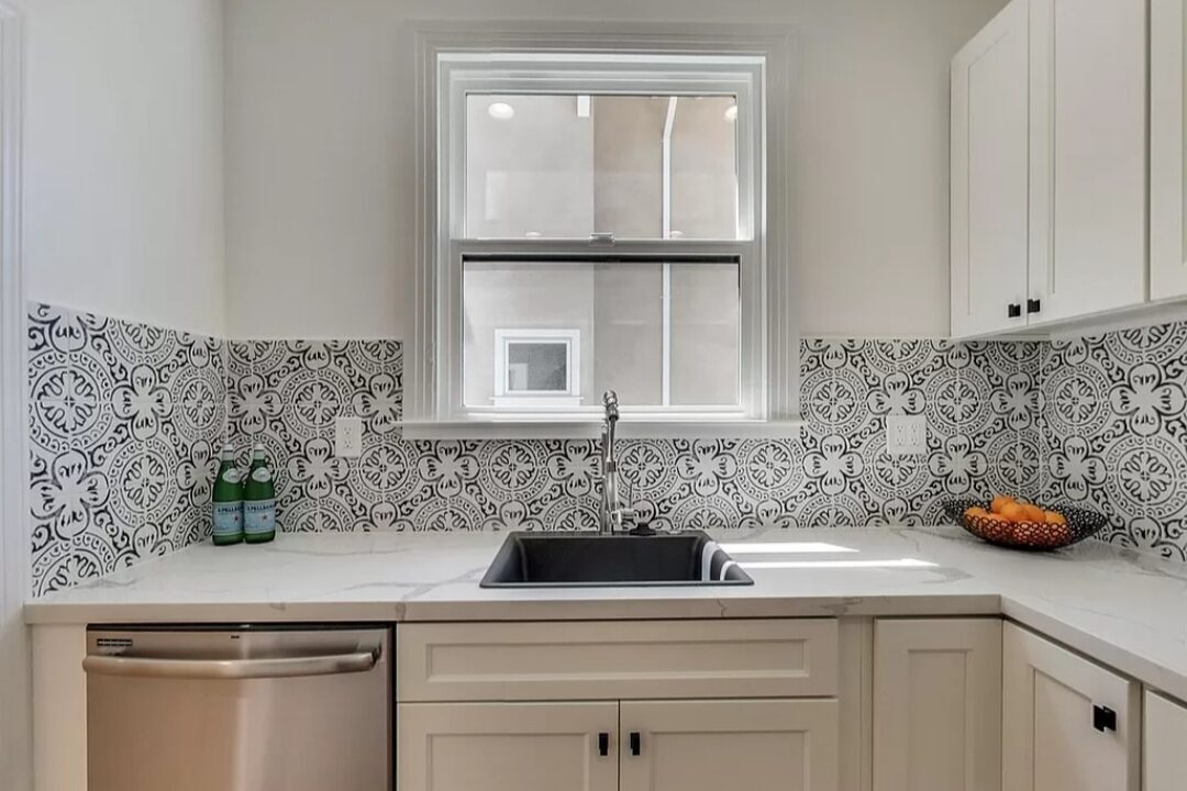 Building Photo - 2720 College Ave