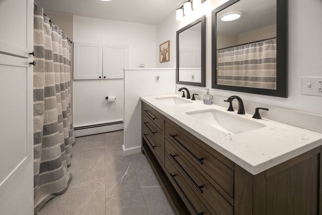 Building Photo - 420 N 6th Ave