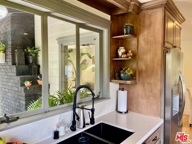 Building Photo - 12208 Laurel Terrace Dr