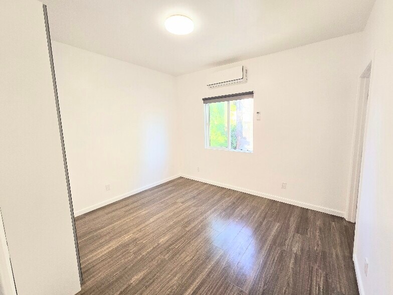 Building Photo - 3121 Larga Ave