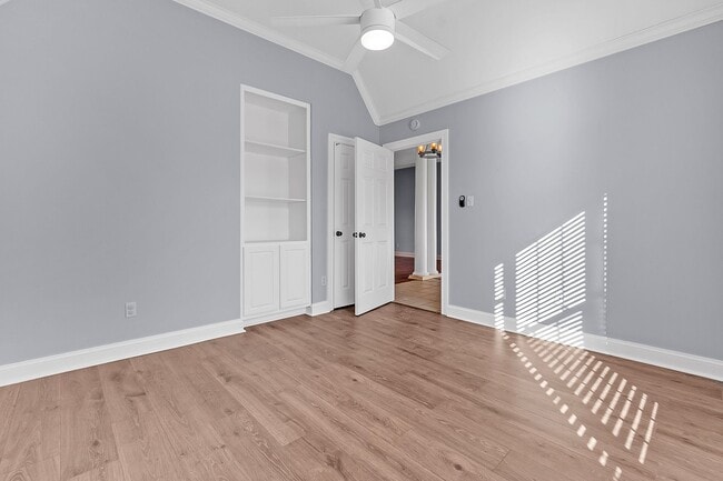 Building Photo - Charming Arlington Home with Modern Upgrades