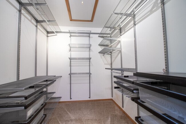 Building Photo - 4bd/2.5ba Redmond Home