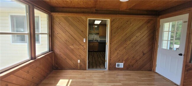 Building Photo - 2963 Avery Rd