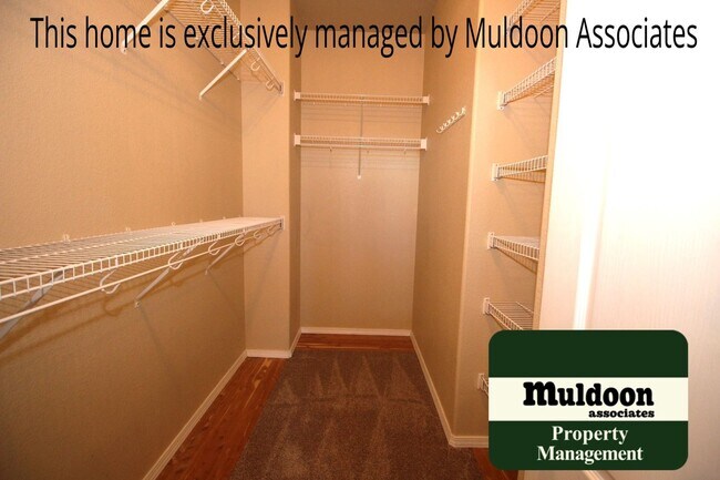 Building Photo - Beautiful 2-Story townhome in gated community