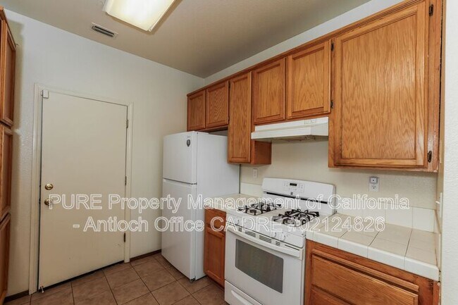 Building Photo - 1100 Twinbridge Ct