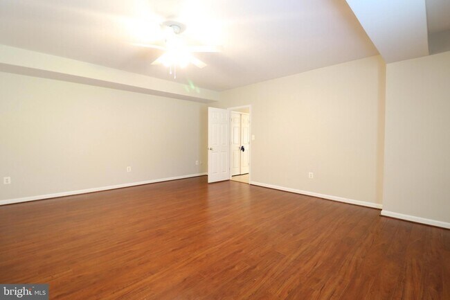 Building Photo - 22078 Vantage Pointe Pl