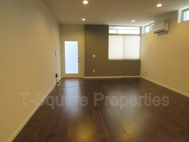 Building Photo - 4848 A Delridge Way SW