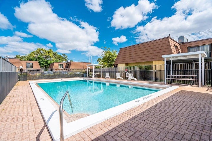 Building Photo - 4225 Turnberry Cir