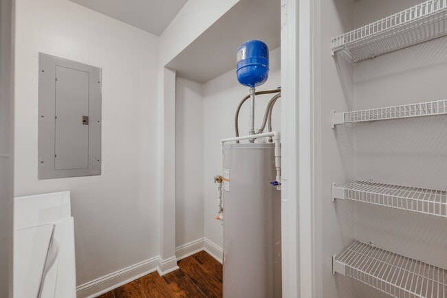 Building Photo - 175 Herman St