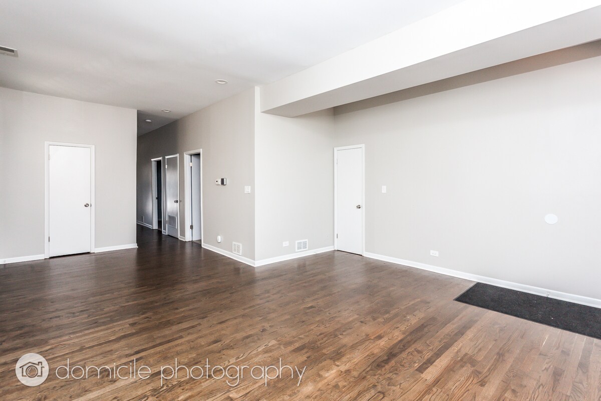 Building Photo - 1057 W Cornelia Ave