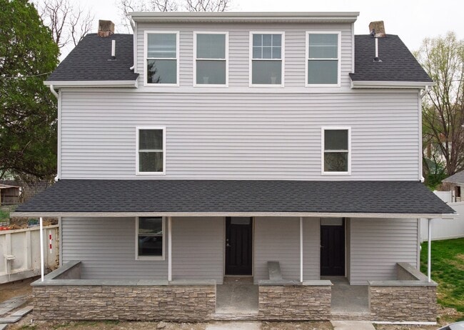 Building Photo - 520 East Ave