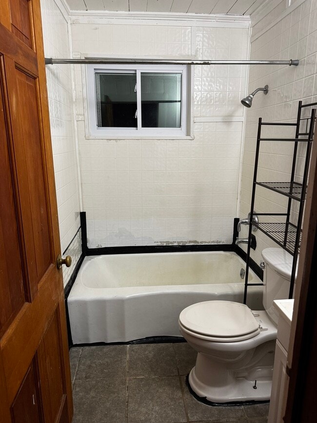 Building Photo - 215 Clark Rd