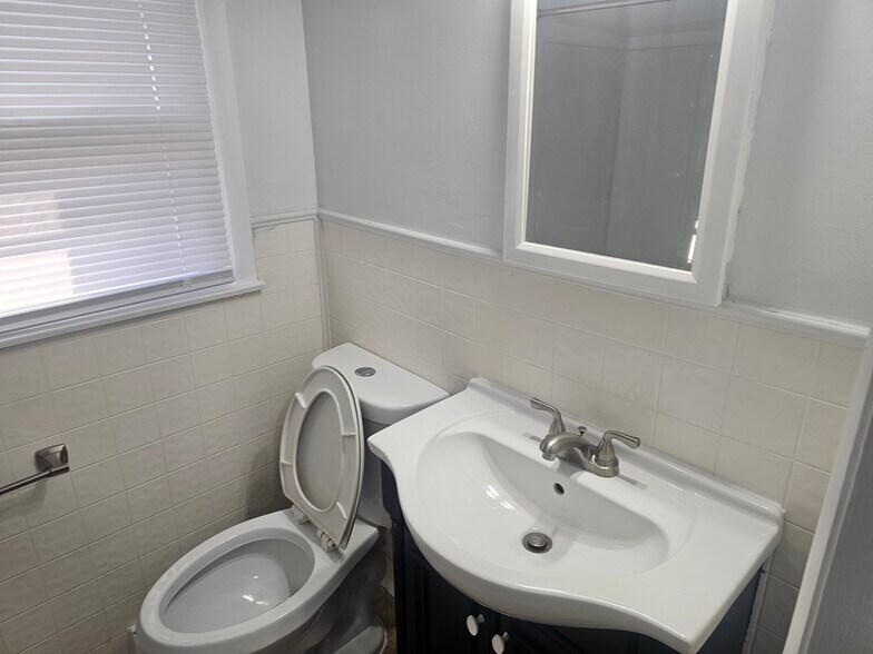 Building Photo - 1112 13th St S