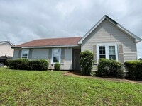 Building Photo - Renovated 3 Bedroom 2 Bath Home for Rent!!