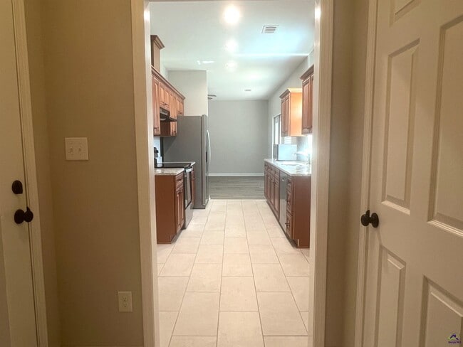 Building Photo - 99 Azalea Ave