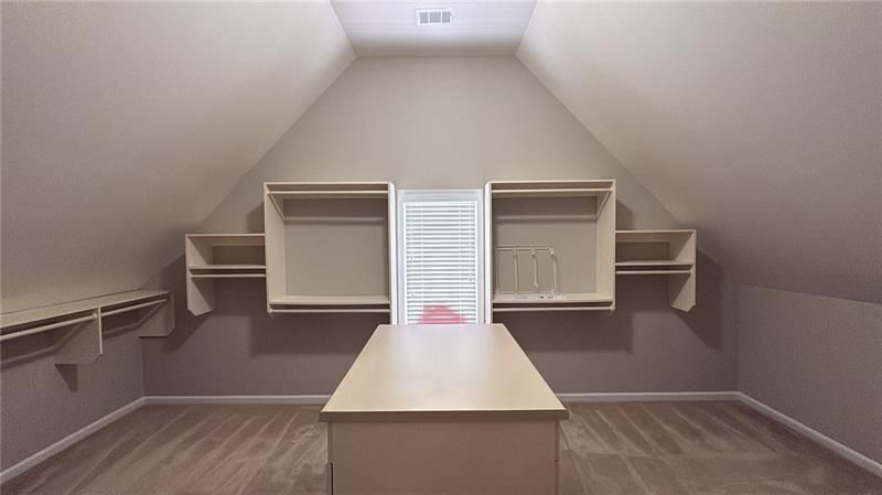 Building Photo - 1880 Willshire Glen