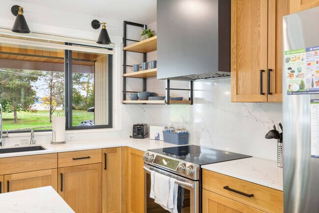 Building Photo - 9047 51st Ave NE